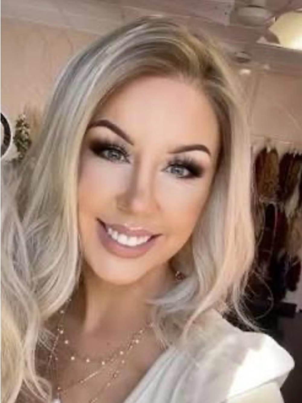 Dawson Blonde Wavy Lace Front Wig - Soft Honey Blonde